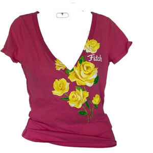 𝅺abercrombie and Fitch flowery tee in softest cotton ever. Tiny hole at waist.